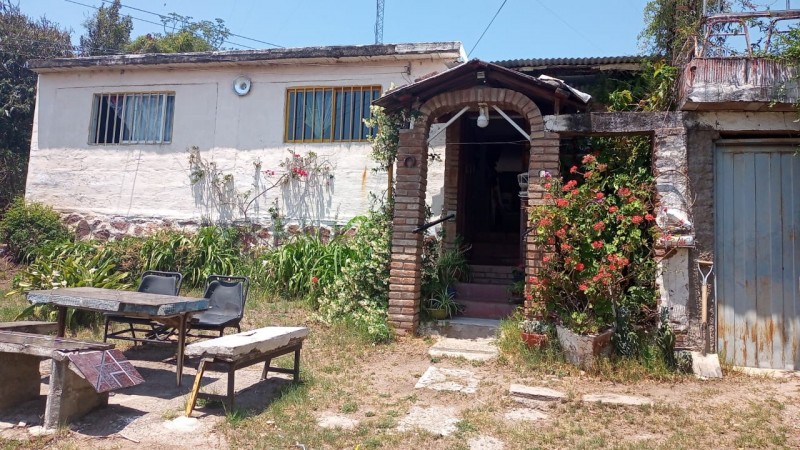 CASA MAS DEPARTAMENTO EN RIO CEBALLOS