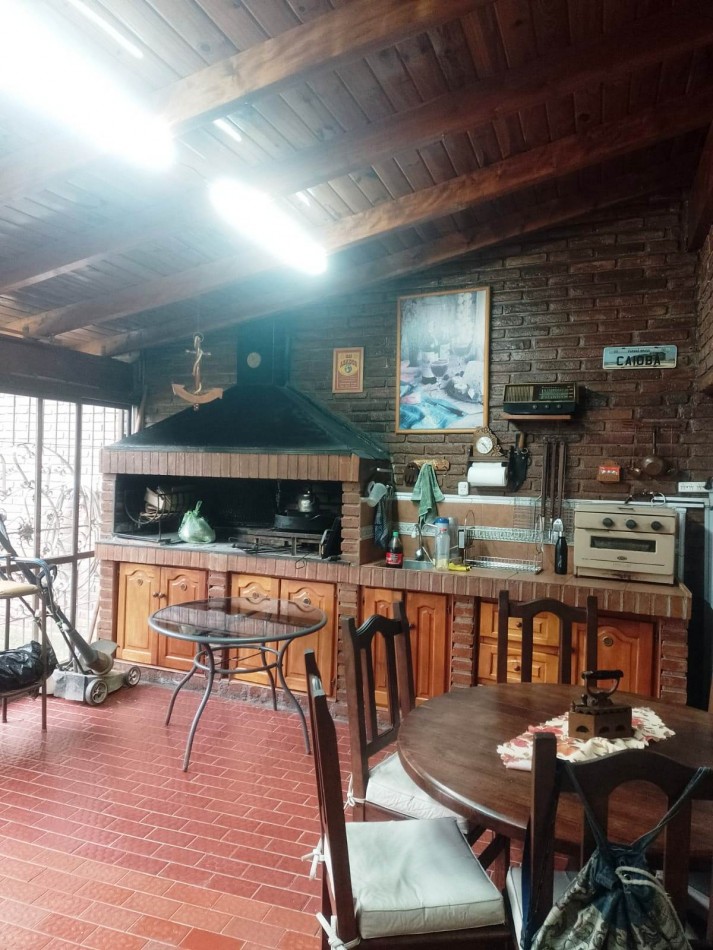 Hermosa casa en venta en Bo Parque Velez Sarfield