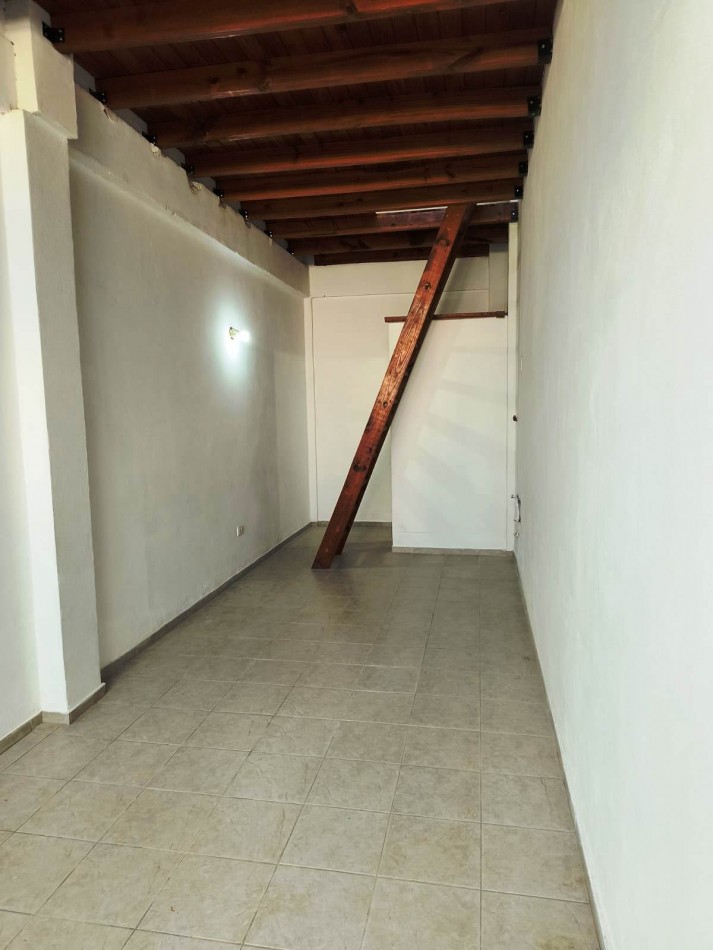 DEPOSITO EN ALQUILER ZONA AV. FUERZA AEREA 