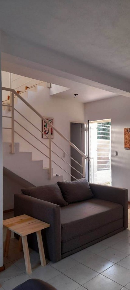 Hermosa CASA/DUPLEX en VENTA Bo Villa Rivera Indarte. 