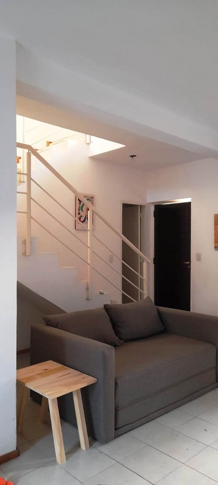 Hermosa CASA/DUPLEX en VENTA Bo Villa Rivera Indarte. 