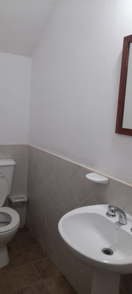 Hermosa CASA/DUPLEX en VENTA Bo Villa Rivera Indarte. 