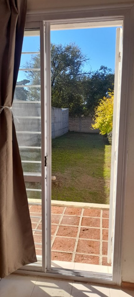 Hermosa CASA/DUPLEX en VENTA Bo Villa Rivera Indarte. 