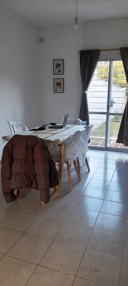 Hermosa CASA/DUPLEX en VENTA Bo Villa Rivera Indarte. 