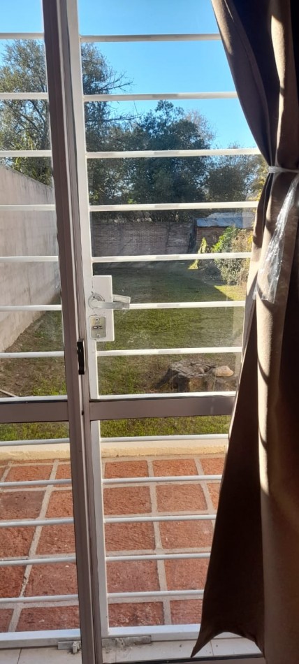 Hermosa CASA/DUPLEX en VENTA Bo Villa Rivera Indarte. 