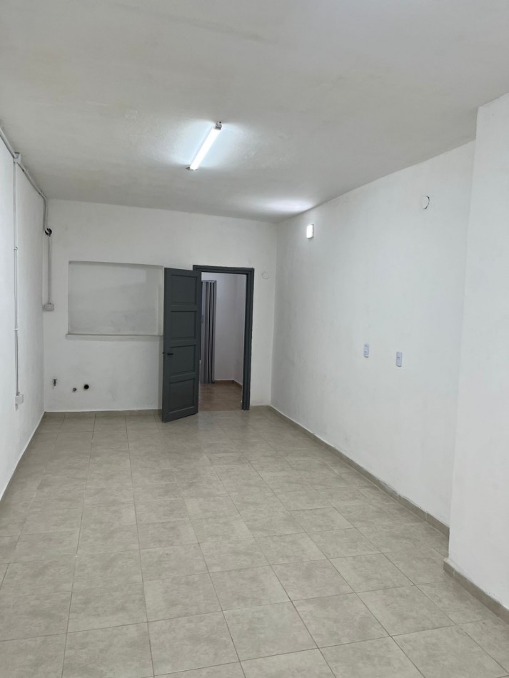 LOCAL CON DEPARTAMENTO DE 1 DORMITORIO  EN ALQUILER 