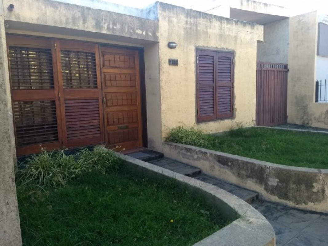 CASA EN VENTA BARRIO SAN RAFAEL ZONA RUTA 20