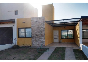 CASA EN VENTA Bo MANANTIALES 